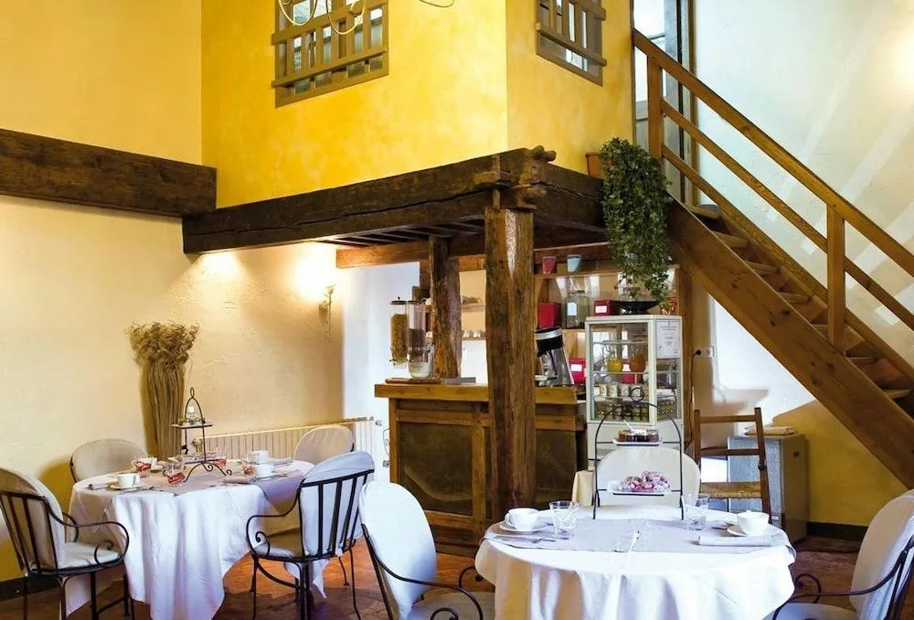 Hôtel Restaurant Les Remparts - Général