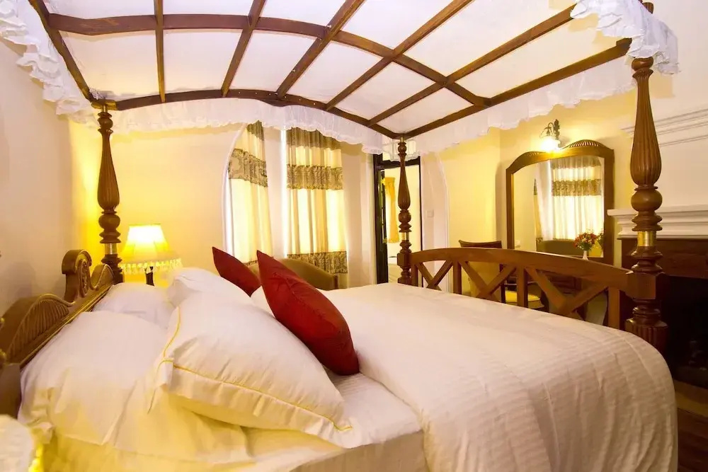 Royal Double room with garden view full double bed