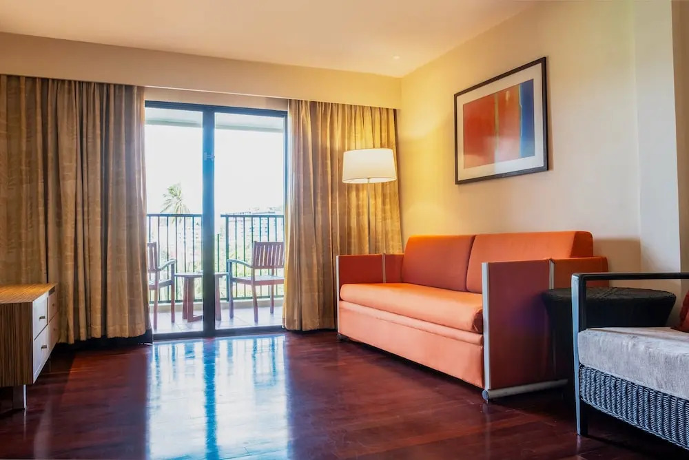 Люкс в Holiday Inn Resort Phuket Surin Beach, an IHG Hotel