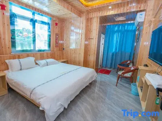 Deluxe Double room (full double bed)