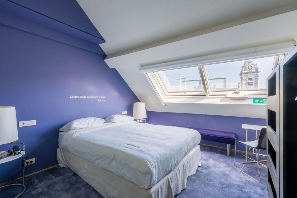 Hotel Cafe by null