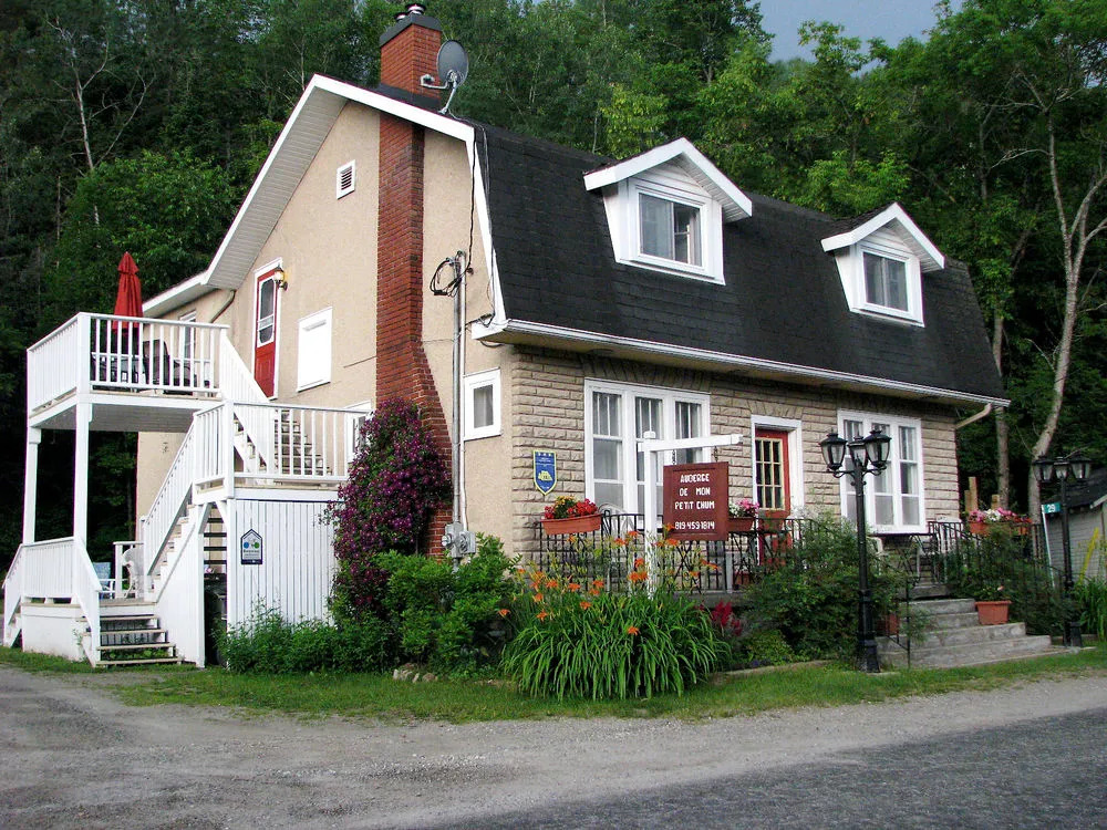 Auberge De Mon Petit Chum B&B