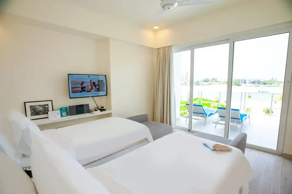 Holiday Inn Resort Kandooma Maldives