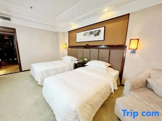 Deluxe Double room twin beds