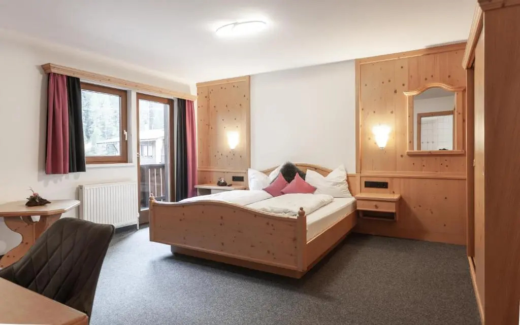 First Mountain Ötztal - Chambres