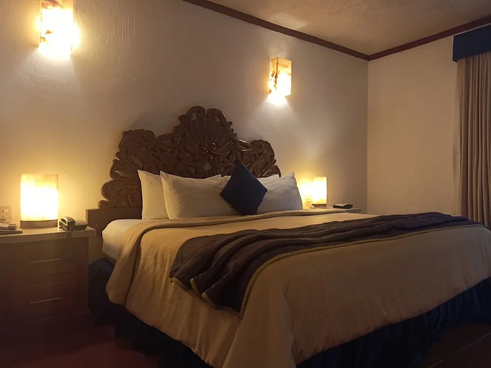 Executive Double room with balcony (full double bed)