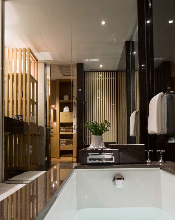 Grand Hyatt by null
