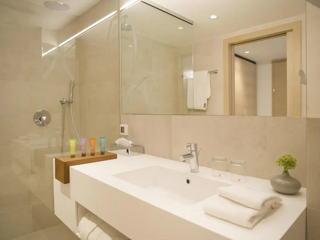 Premium Double room with balcony and with sea view (full double bed)