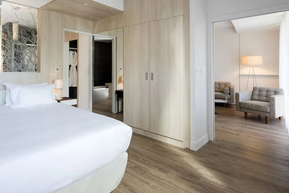 Afficher la photo 7 — Eau Thermale Avene L'hotel