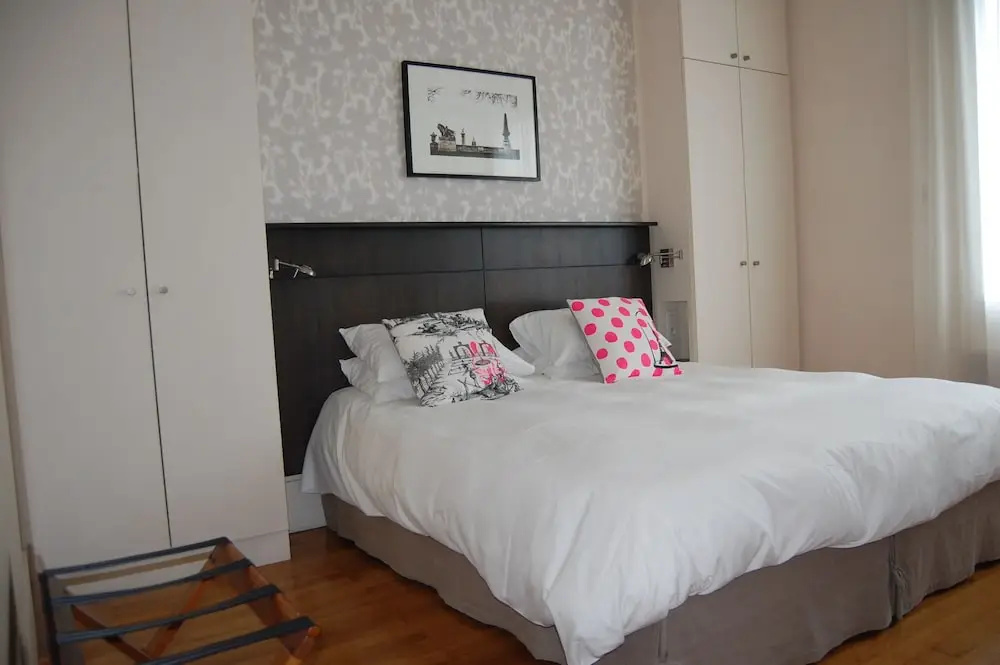 Superior Double room with park view (full double bed)