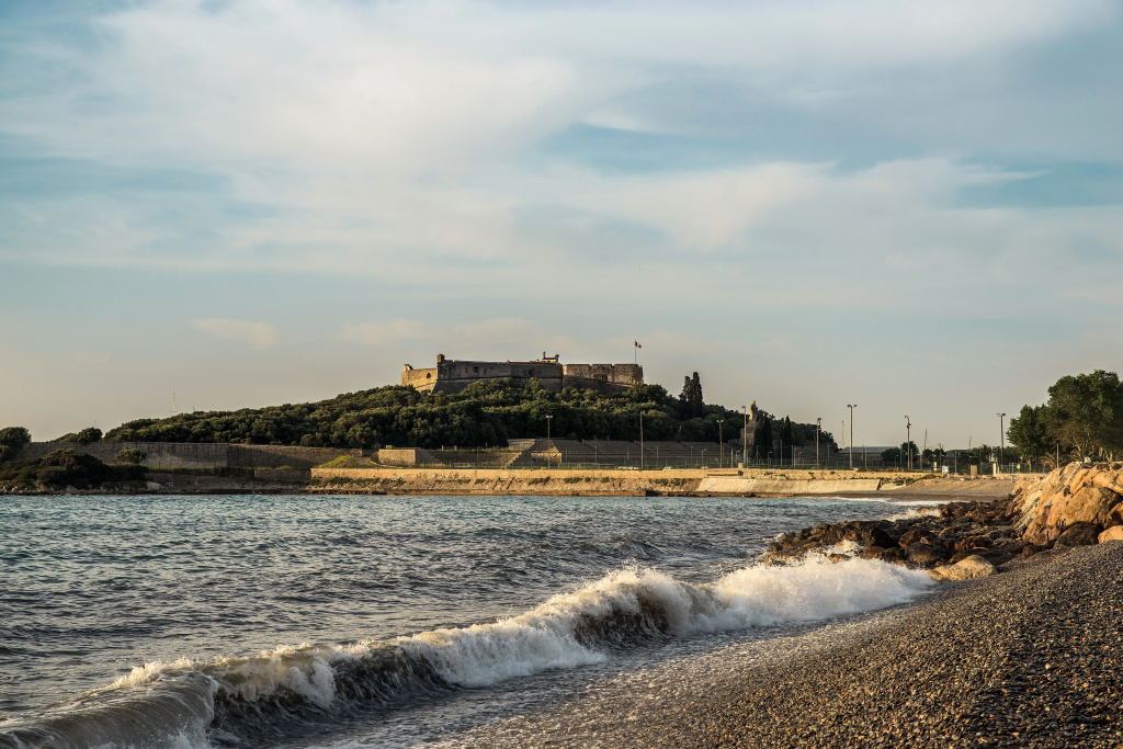 Beach & Waterfront