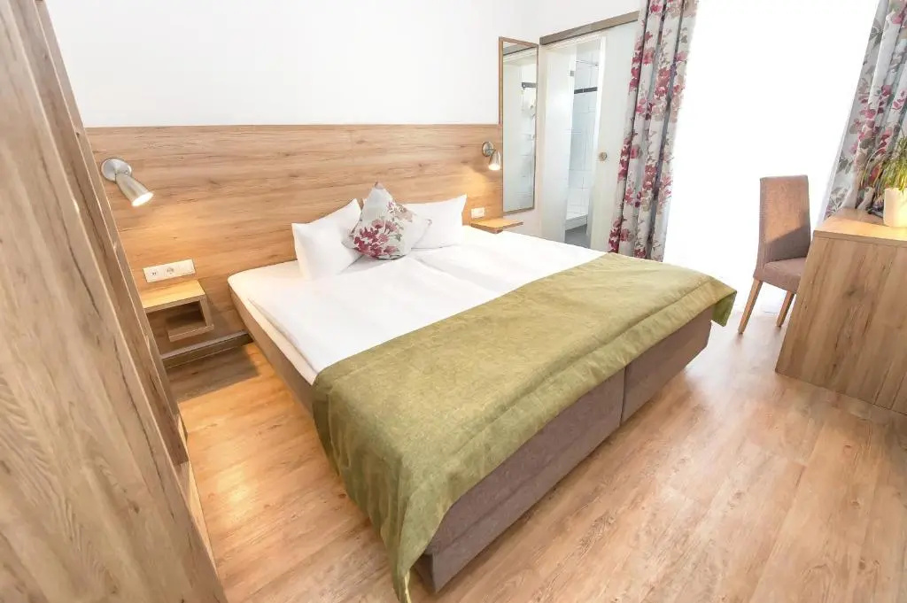 Standard Double room (full double bed)