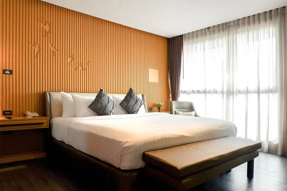 Deluxe Double Suite with balcony (full double bed)