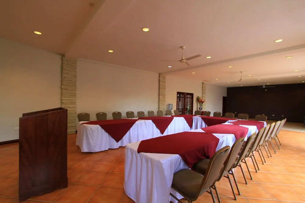 Plaza Magdalena Hotel - Général