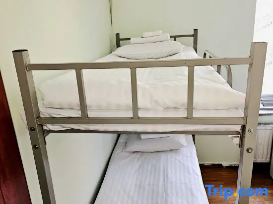 Urban Nomads Hostel and Tours