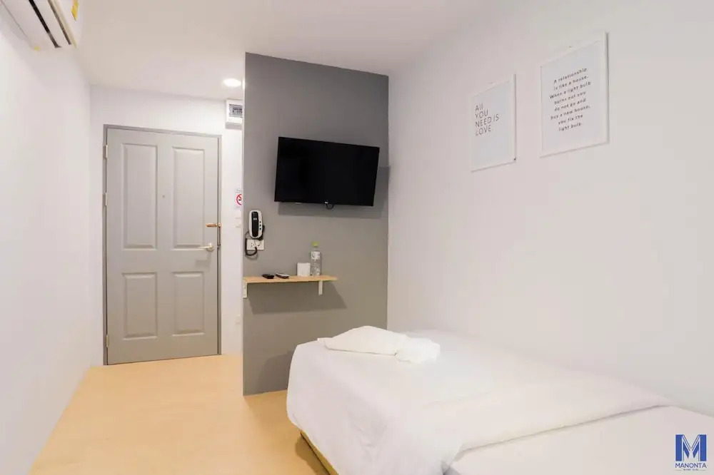 Двухместный номер Standard с видом на город 2 отдельные кровати в Manonta Budget Hotel