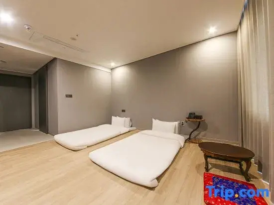 Premier room