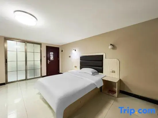 Deluxe Double room (full double bed)