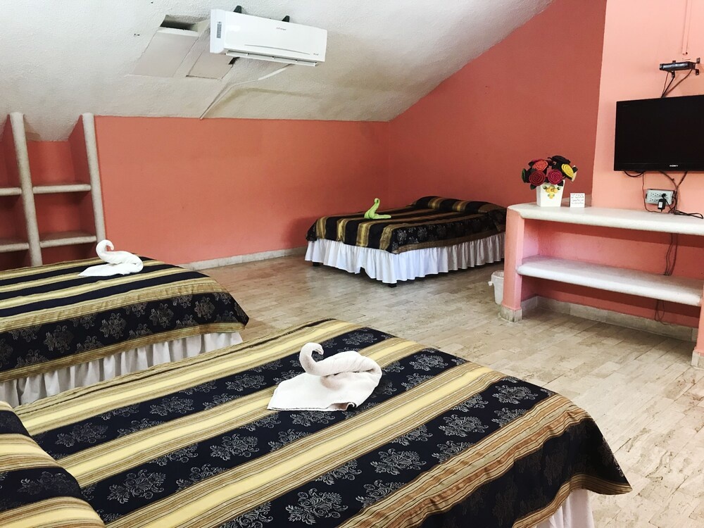 Hotel Canaima — 5