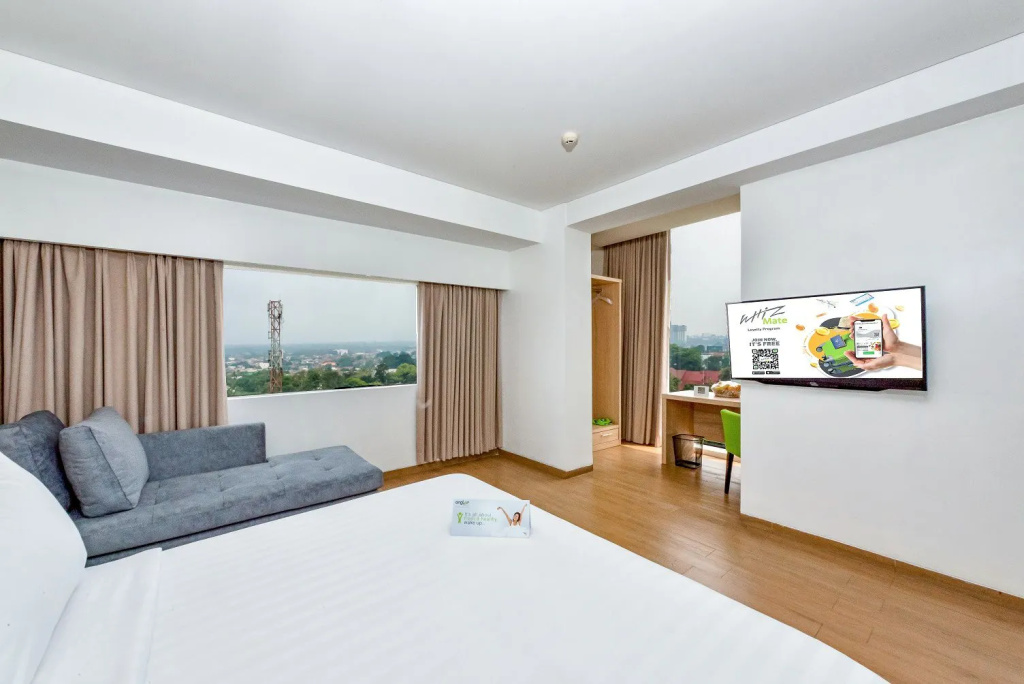 Whiz Prime Hotel Pajajaran Bogor Room Type - Deluxe Room
