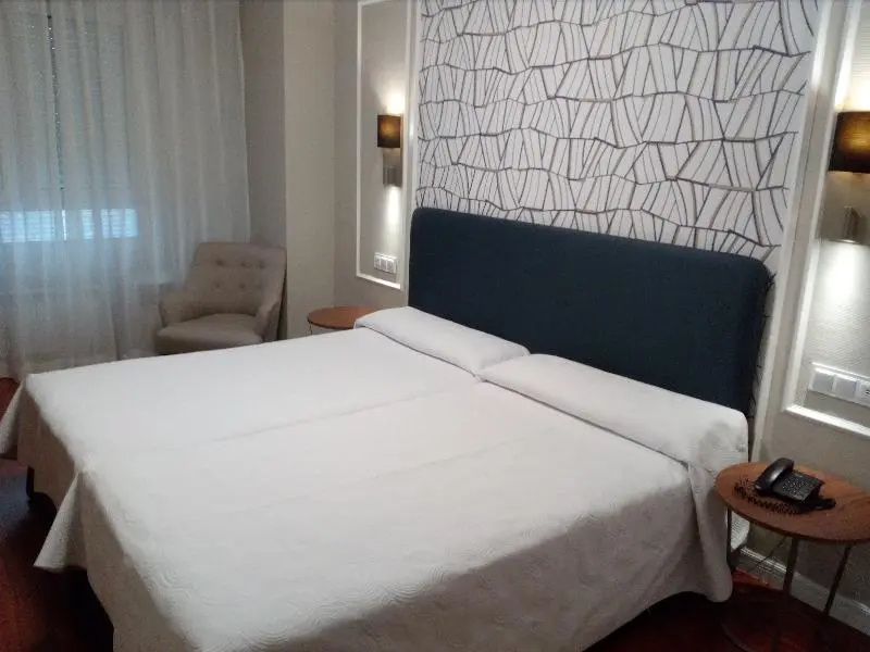 Hotel Corona De Castilla Burgos - Chambres
