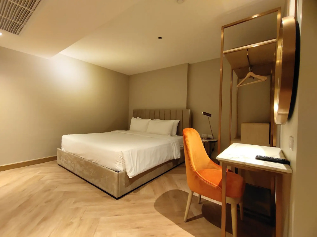 Отель Away Bangkok Riverside Kene в Бангкоке