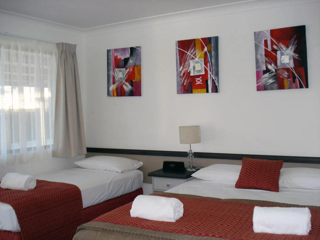 Standard Quadruple room (full double bed)