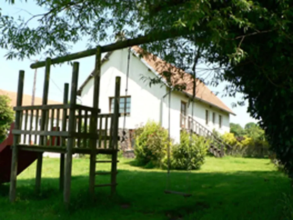 3 Bedrooms Cottage