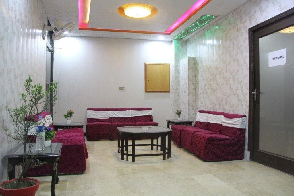 Lobby & Reception