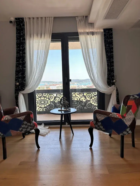 Deluxe Double room with balcony and with sea view (full double bed)