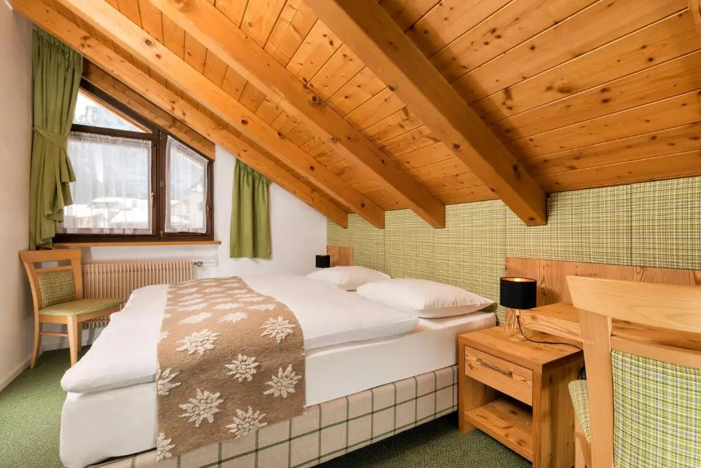 Standard Double Attic room (full double bed)