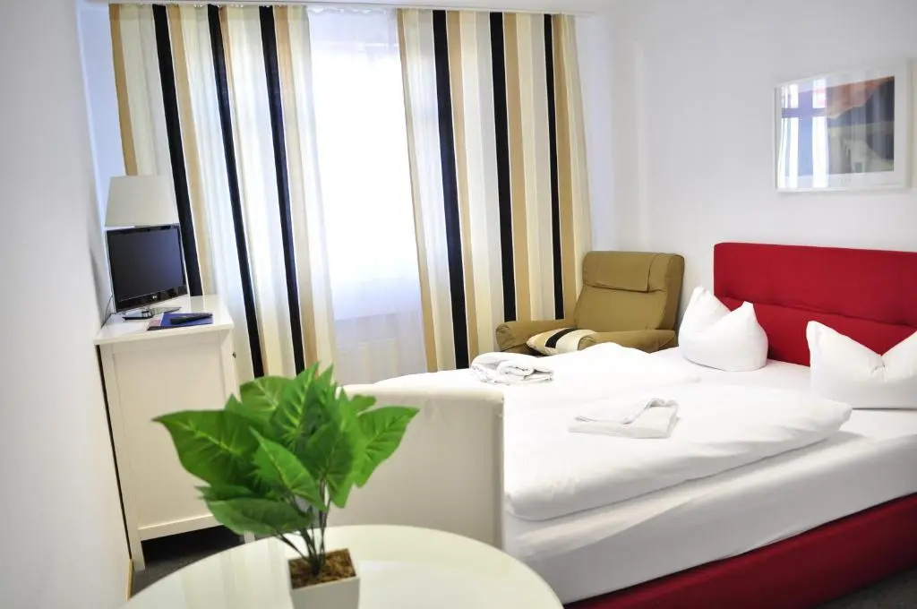 Standard Double room (full double bed)
