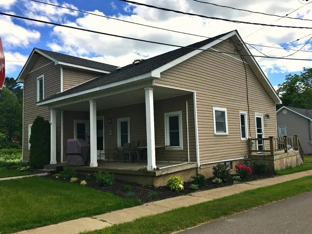 21 Mill Street 5 Bedroom Home by Redawning