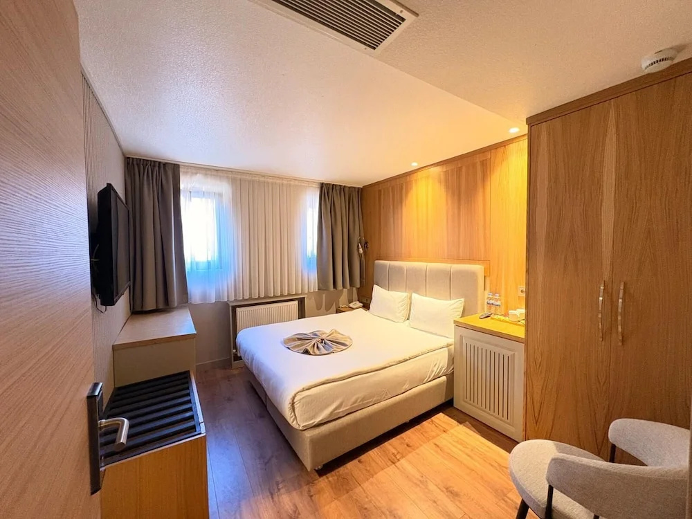Economy room