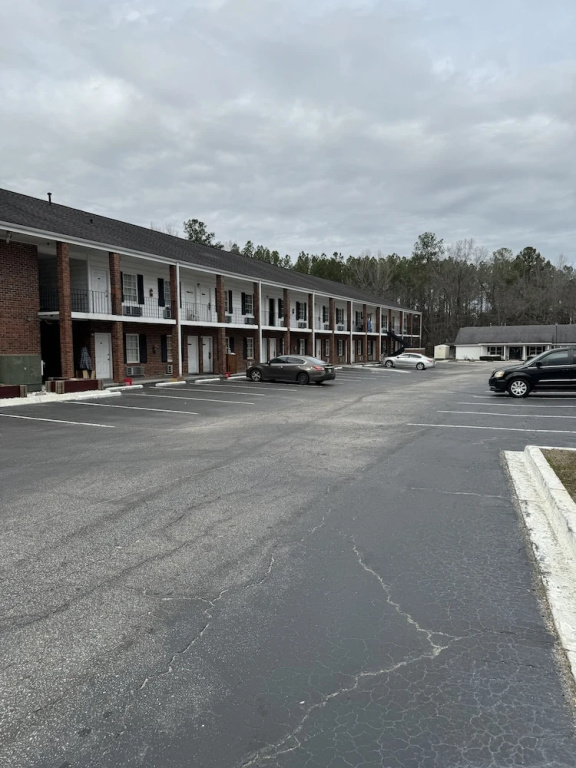 Colony Inn