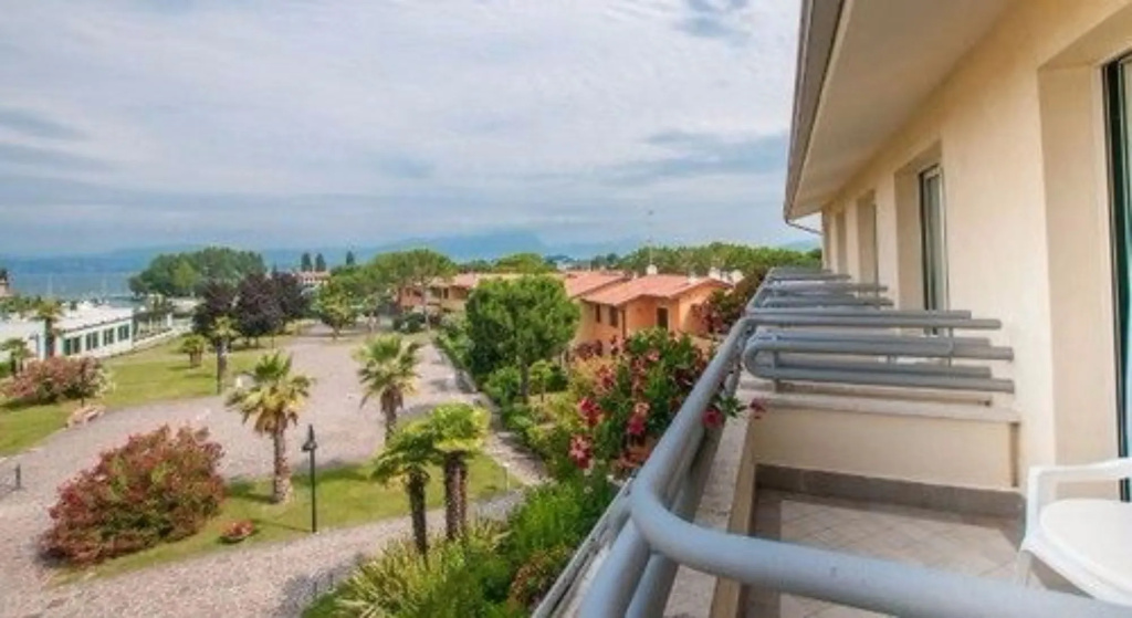 Balcony & Terrace