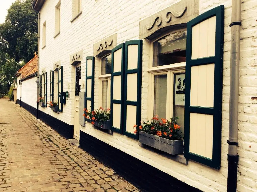 3 Bedrooms Cottage