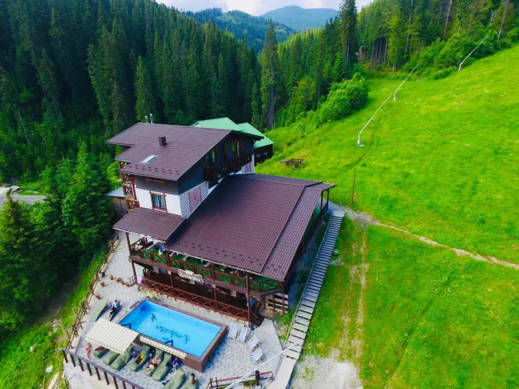 Chalet CrepDeChine Hotel