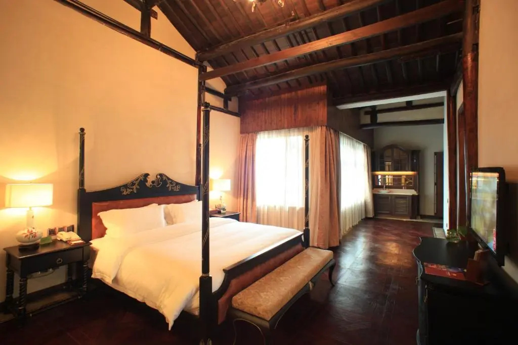 Suite with river view