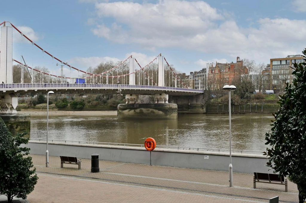 Veeve - Chelsea Bridge Wharf