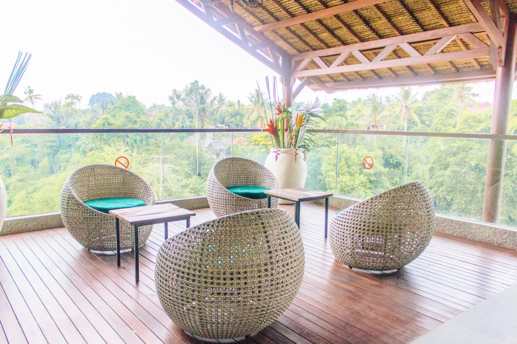 Balcony & Terrace