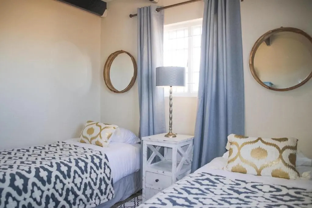 2 Bedrooms Cottage