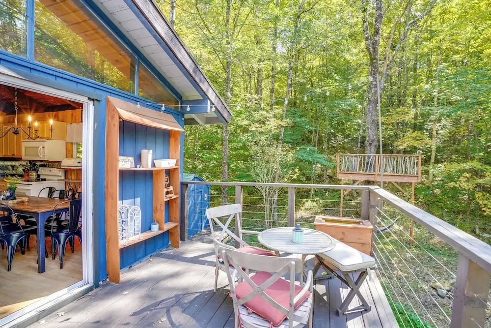 Treehouse Chalet Near Mt. Snow w/ On-site Trails!