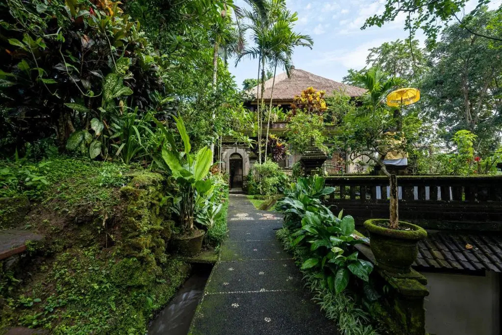 2 Bedrooms Villa