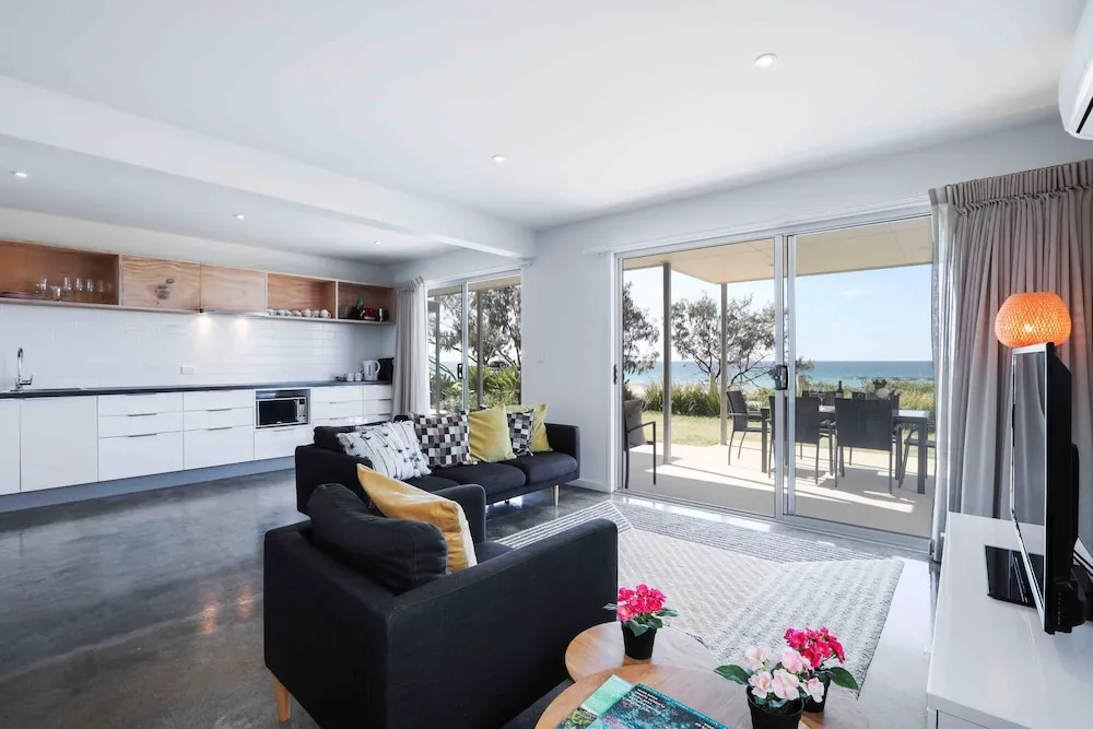 3 Bedrooms Deluxe Apartment with ocean view