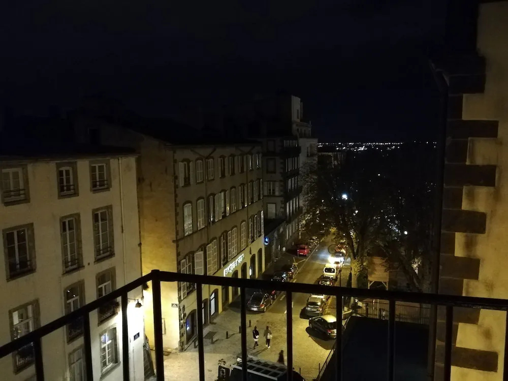 Voir la photo 1 — La Tour Grégoire