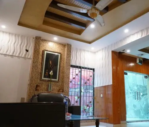 Lobby & Reception