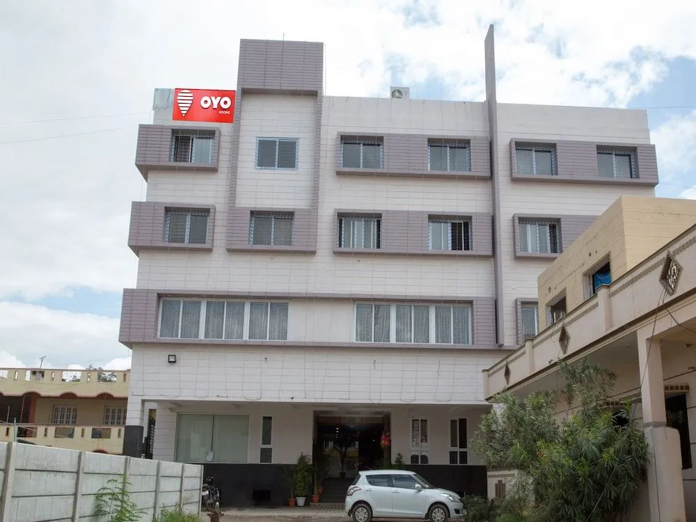 OYO 9248 Hotel Shrinidhi - фото 1