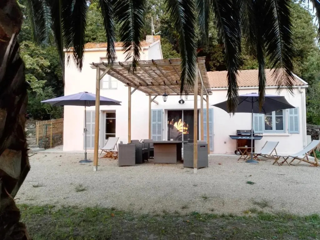 2 Bedrooms Cottage