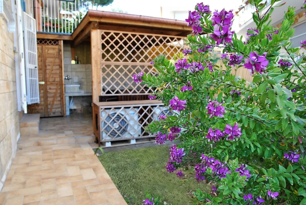 Air-conditioned Apartment With Patio, Wifi and Parking